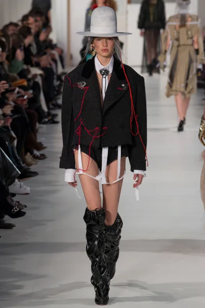 Look 11